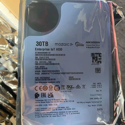 Les disques durs EXOS 28TB du groupe Seagate Exos Enterprise, numéro de modèle ST30000NM011F