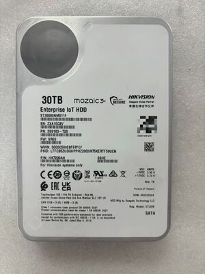 Les disques durs EXOS 28TB du groupe Seagate Exos Enterprise, numéro de modèle ST30000NM011F